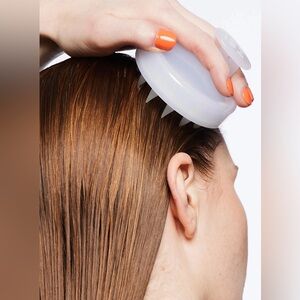 Hairstory Scalp Massager Brush